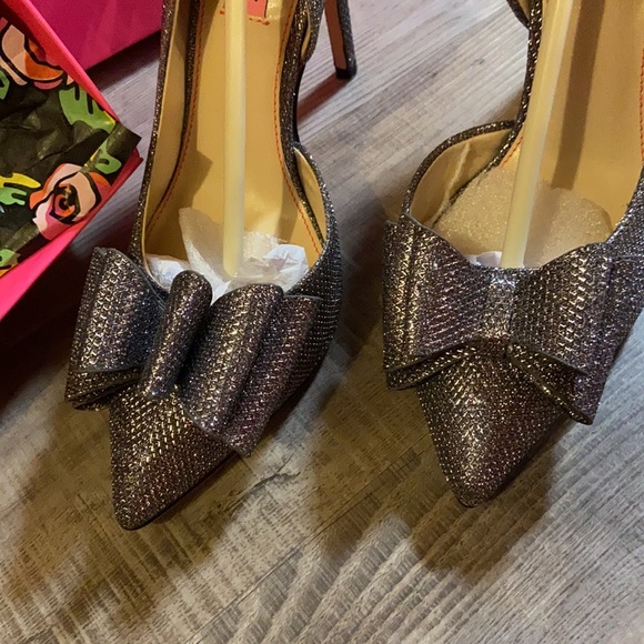 Stunning Betsey Johnson Heels - Picture 2 of 6